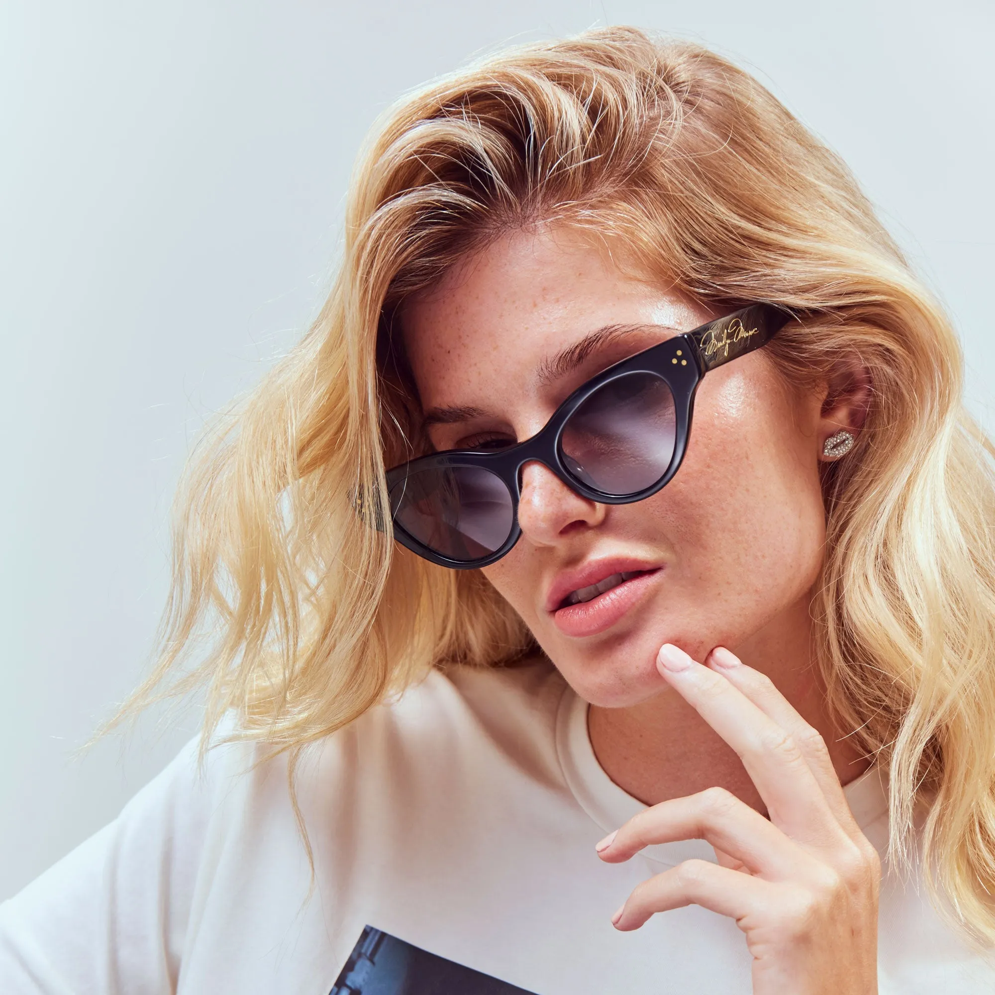 JET LELE SADOUGHI X MARILYN MONROE CAT-EYE SUNGLASSES